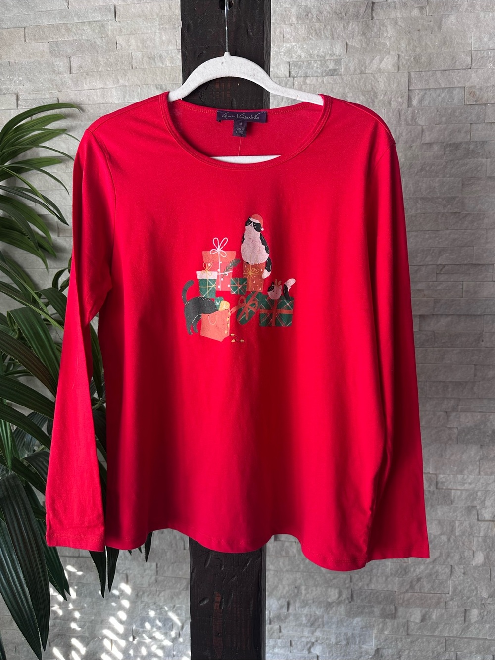 Gloria Vanderbilt Red “Christmas Cats”Holiday Graphic Tee Size M New Tags
